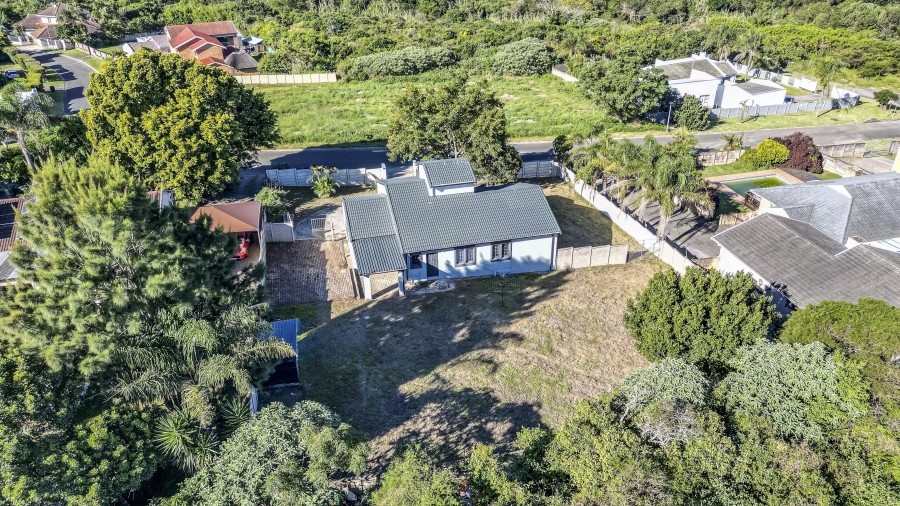 To Let 3 Bedroom Property for Rent in Beacon Bay Eastern Cape